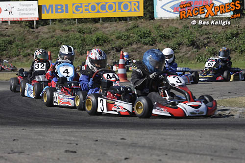 Close-racing in de Honda Cadet